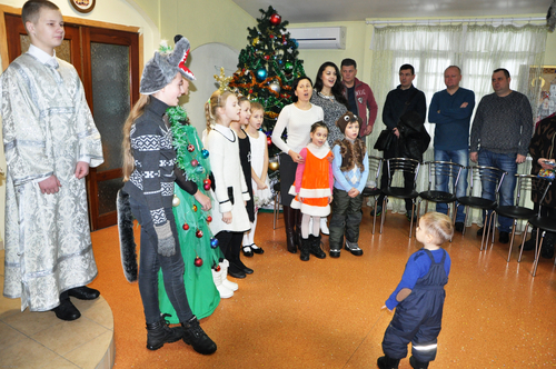 Рождественский утренник, выступление детей