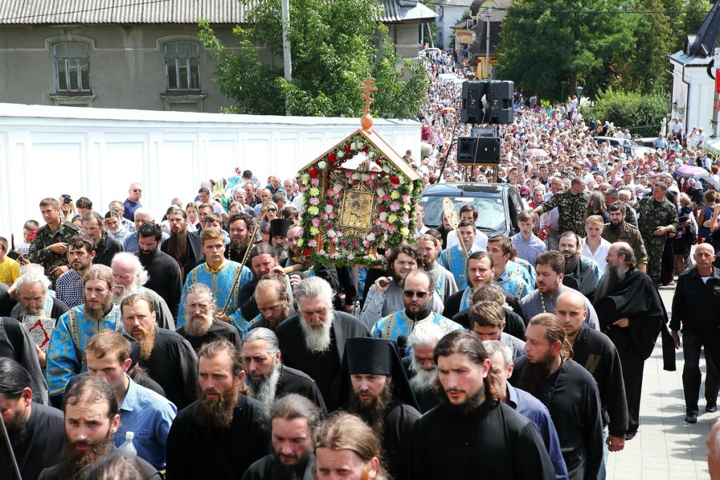 5000 верующих приняли участие в ежегодном крестном ходе с Почаевской иконой Божией Матери